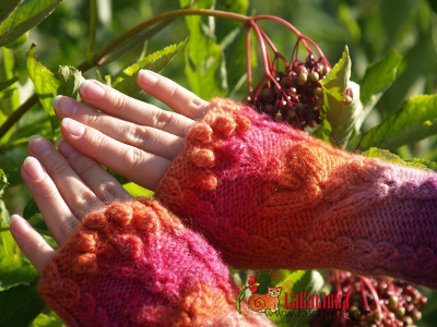 Knitting pattern fingerless mitts design Olga Beckmann