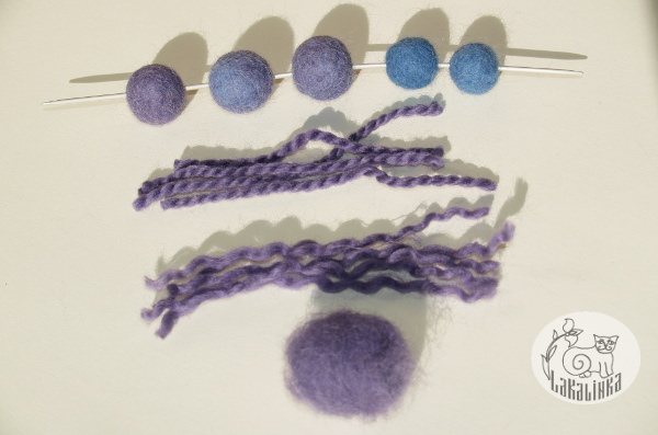 Feld beads from yarn scraps
